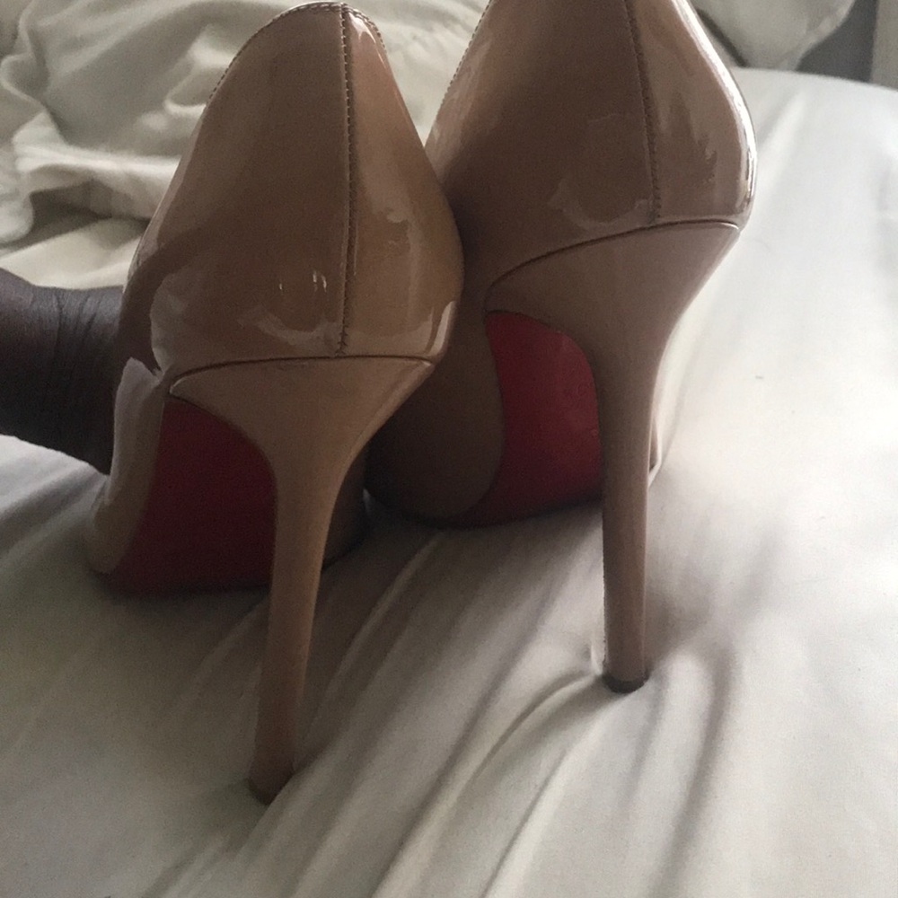 Christian Louboutin Nude Patent Leather Pumps with Red Soles - Picture 8 of 8